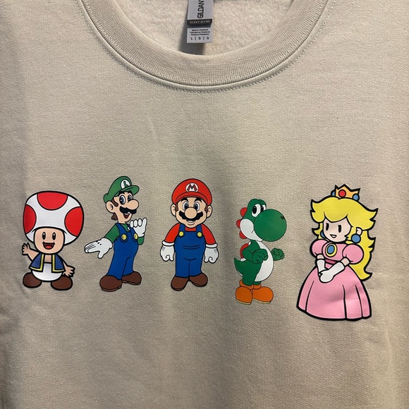 Super Mario Sweatshirt - Picture 2 of 3